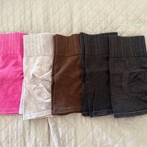 Bundle of 5- seamless high-waisted biker shorts